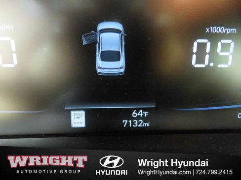 Used 2025 Hyundai Elantra Sport image 24