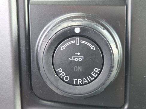 Used 2021 Ford F150 Lariat w/ Equipment Group 502A High AWD/4WD image 9
