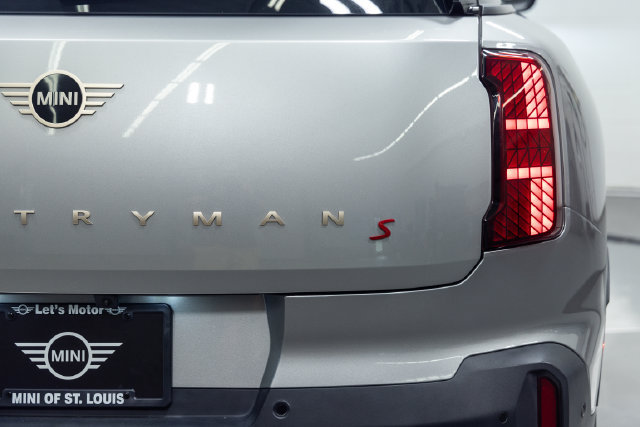 Certified 2025 MINI Cooper Countryman S AWD/4WD image 8