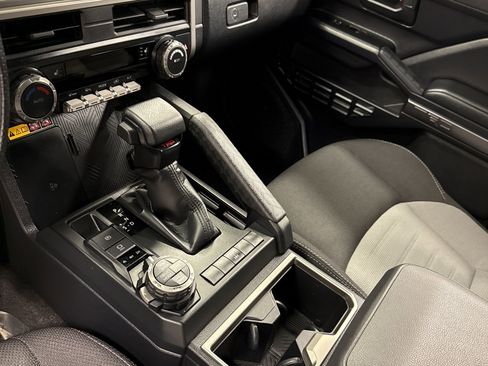 Used 2025 Toyota 4Runner TRD Off-Road image 13