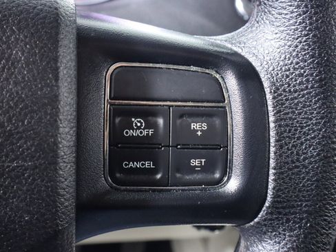 Used 2019 Dodge Grand Caravan SE w/ UConnect Hands-Free Group image 13