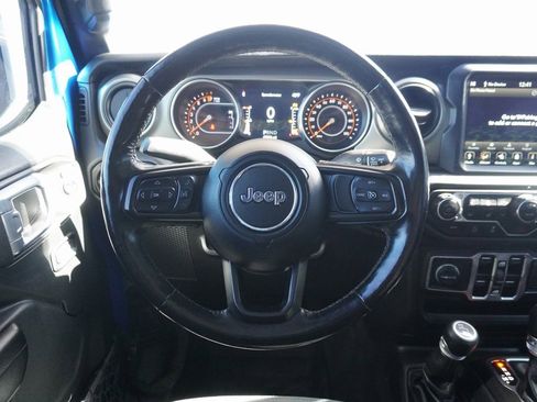 Used 2021 Jeep Gladiator Willys image 13