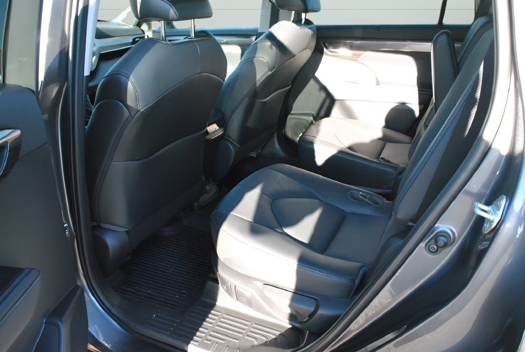 Certified 2021 Toyota Highlander Limited AWD/4WD image 3