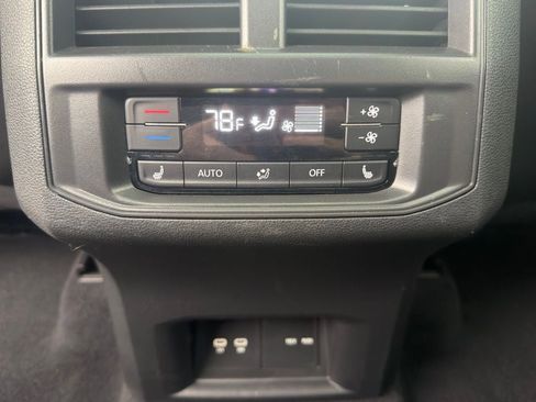 Used 2023 Volkswagen Atlas SEL Premium image 39