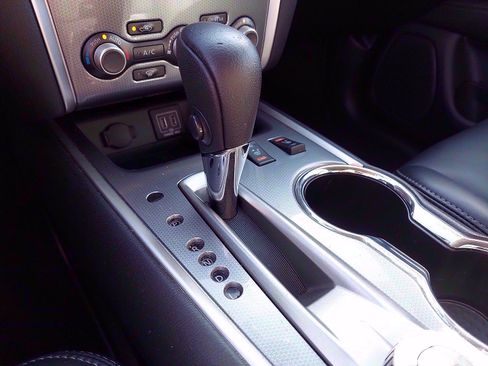 Used 2018 Nissan Pathfinder SL w/ Midnight Edition Package image 14