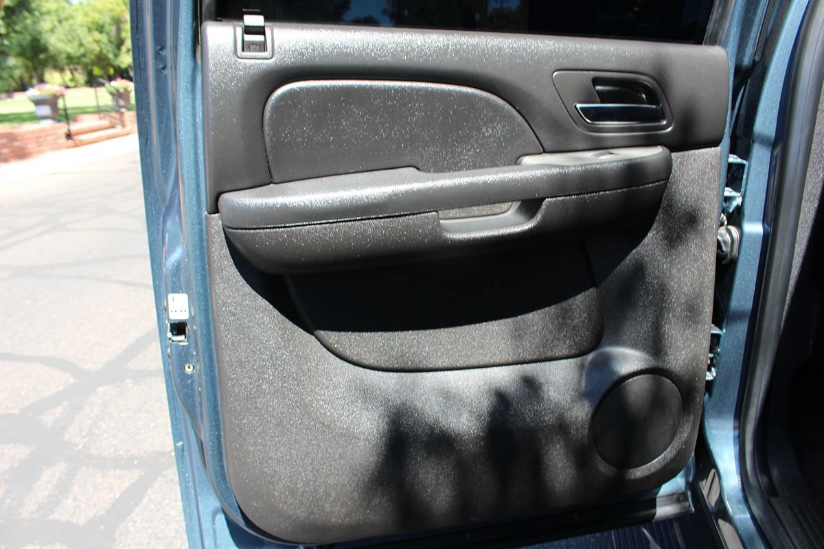 Used 2013 Chevrolet Silverado 2500 LTZ w/ LTZ Plus Package AWD/4WD image 12