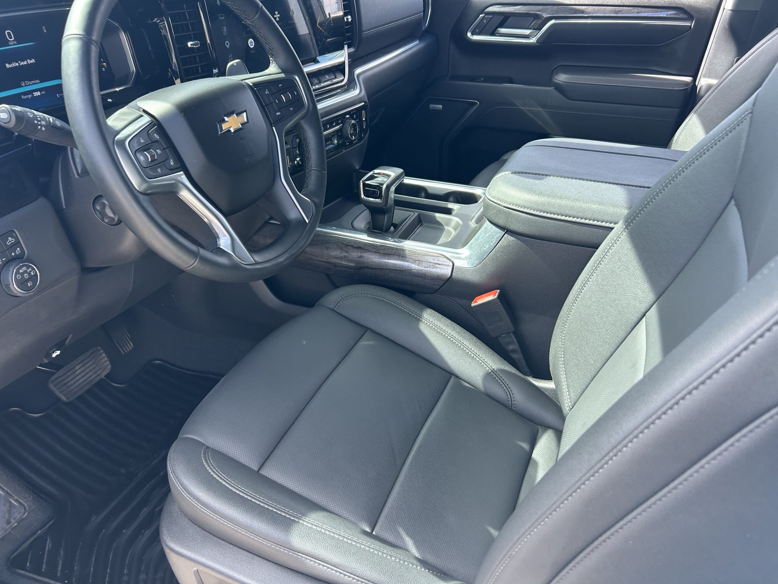 Certified 2026 Chevrolet Silverado 1500 LTZ AWD/4WD image 12