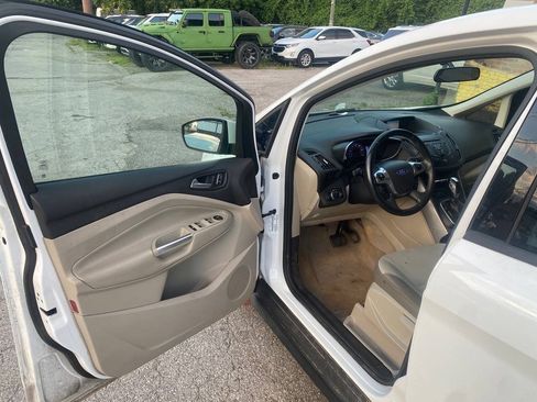 Used 2014 Ford C-MAX SE FWD image 9
