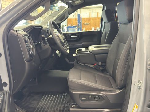 Used 2025 Chevrolet Silverado 1500 Custom AWD/4WD image 15