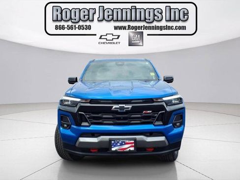 Used 2023 Chevrolet Colorado Z71 w/ Z71 Convenience Package 2 AWD/4WD image 7