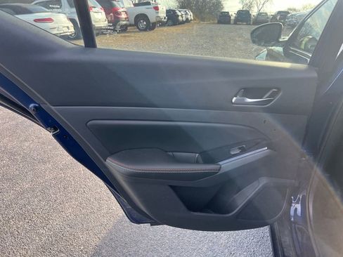 Used 2024 Nissan Altima 2.5 SR w/ SR Premium Package image 17