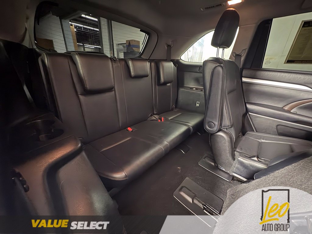 Used 2018 Toyota Highlander XLE AWD/4WD image 10