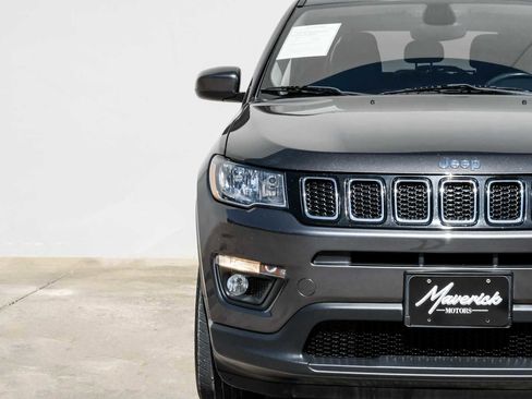 Used 2018 Jeep Compass Latitude w/ Cold Weather Group image 43