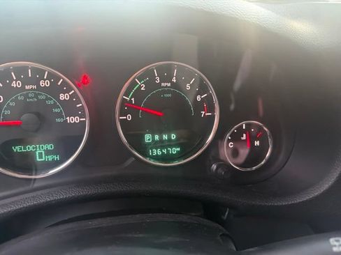 Used 2017 Jeep Wrangler Unlimited Sahara w/ Connectivity Group AWD/4WD image 11