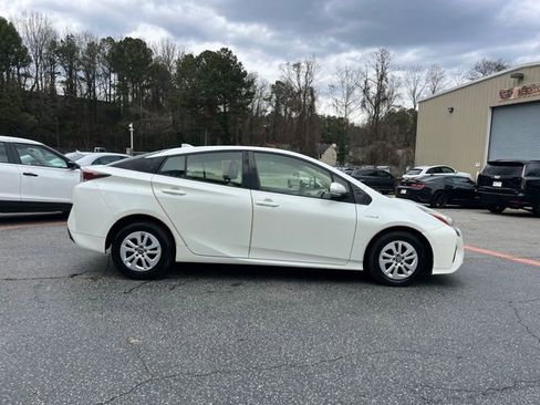 Used 2016 Toyota Prius Two image 6
