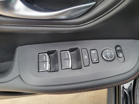 Used 2023 Honda HR-V Sport image 17