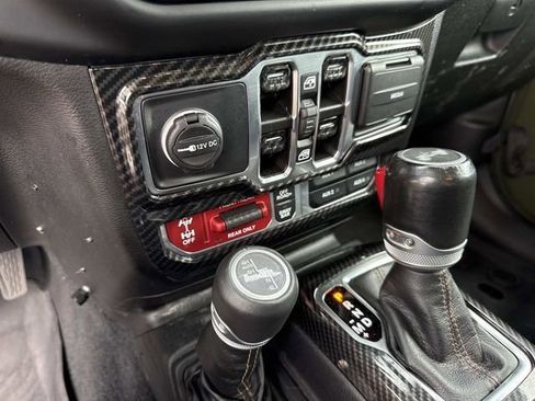 Used 2022 Jeep Wrangler Unlimited Rubicon AWD/4WD image 31