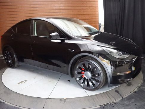 Used 2022 Tesla Model Y Performance image 15