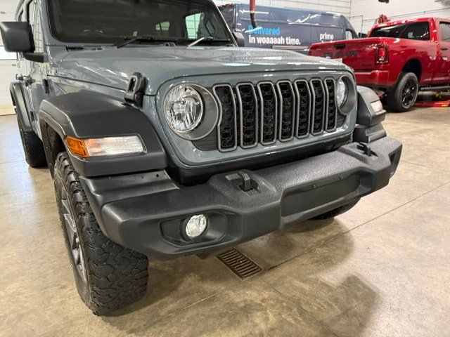 Used 2025 Jeep Wrangler Unlimited Sport w/ Convenience Group AWD/4WD image 10