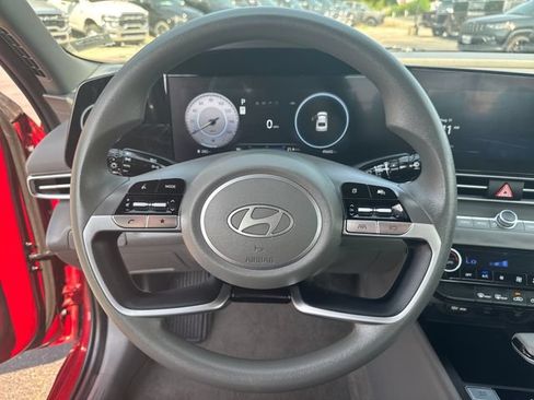 Used 2024 Hyundai Elantra SEL FWD image 16