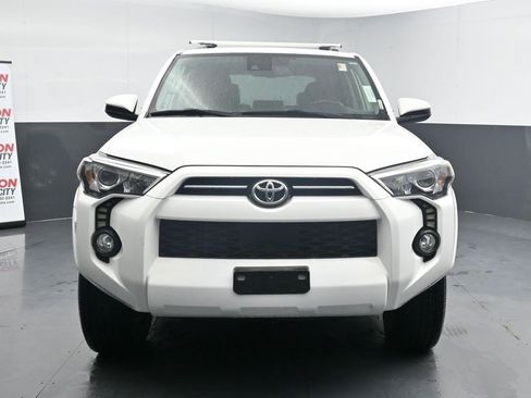 Used 2020 Toyota 4Runner SR5 image 3