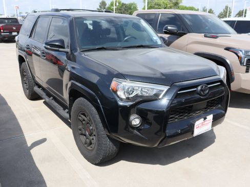 Used 2023 Toyota 4Runner SR5 Premium w/ Moonroof Package image 2