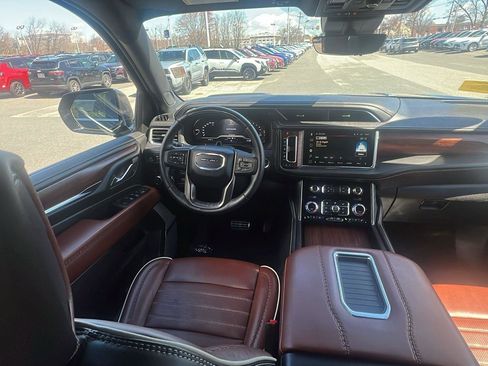 Used 2024 GMC Yukon XL Denali Ultimate AWD/4WD image 26