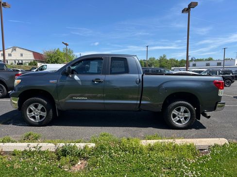 Used 2010 Toyota Tundra 4x4 Double Cab image 9