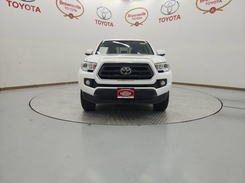 Used 2023 Toyota Tacoma SR5 AWD/4WD image 4