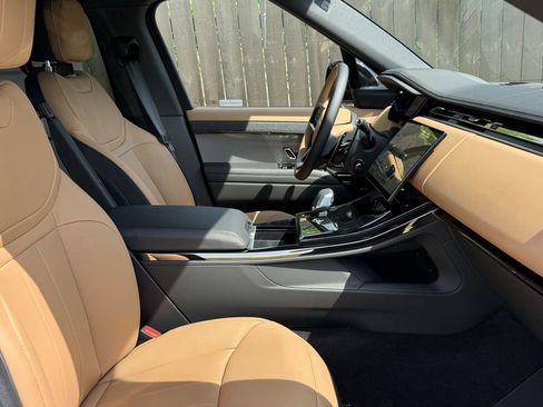 New 2026 Land Rover Range Rover Sport Dynamic SE AWD/4WD image 11