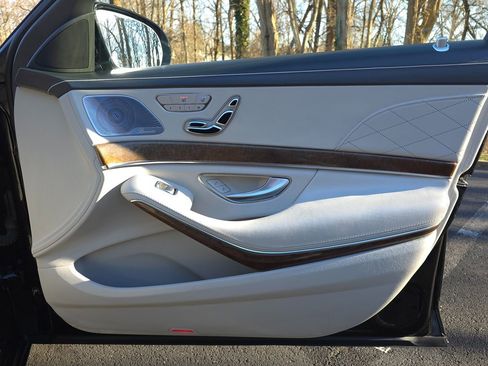 Used 2015 Mercedes-Benz S 550 4MATIC Sedan image 20