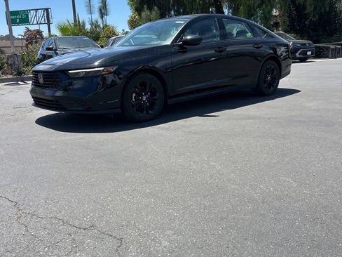 Used 2025 Honda Accord SE image 1