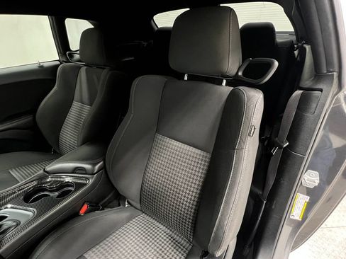 Used 2019 Dodge Challenger R/T RWD image 12