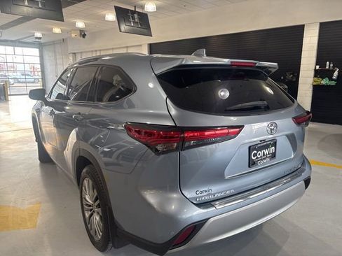 Used 2021 Toyota Highlander Platinum AWD/4WD image 6