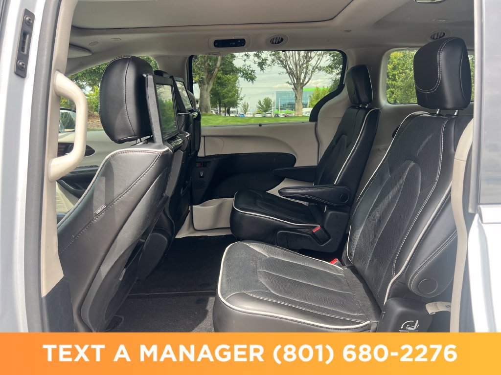 Used 2023 Chrysler Pacifica Limited w/ Uconnect Theater Family Group AWD/4WD image 14