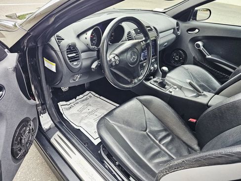 Used 2005 Mercedes-Benz SLK 350 image 10