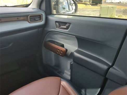 Used 2022 Ford Maverick Lariat w/ Equipment Group 500A Standard image 19