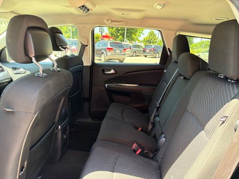 Used 2020 Dodge Journey SE w/ SE Popular Equipment Group FWD image 22