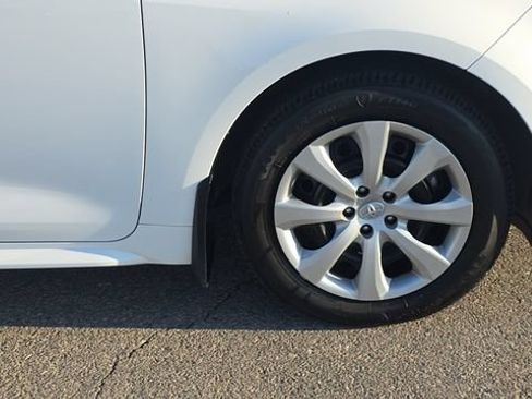 Used 2024 Toyota Corolla LE FWD image 31