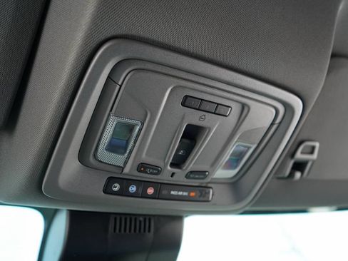 Used 2022 Chevrolet Silverado 1500 LT Trail Boss w/ LT Trail Boss Premium Package AWD/4WD image 11