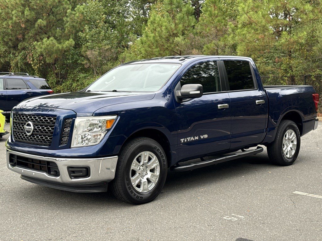 Used 2019 Nissan Titan SV AWD/4WD image 3