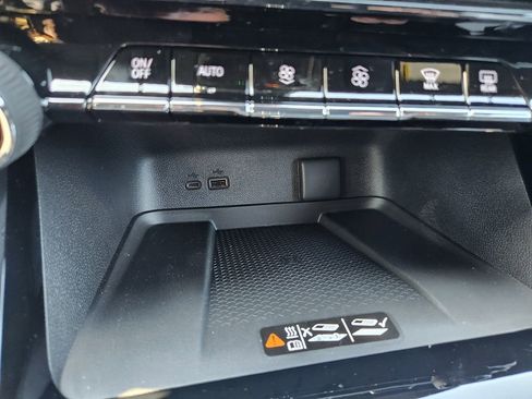 New 2026 Chevrolet Traverse Z71 w/ Driver Confidence Package image 21