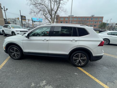 Used 2018 Volkswagen Tiguan SEL image 6