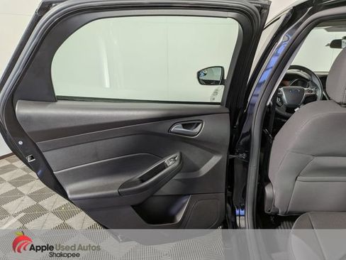 Used 2014 Ford Focus SE w/ SE Winter Package FWD image 24