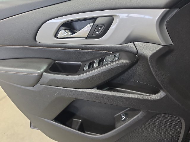Used 2019 Chevrolet Traverse LT FWD image 21