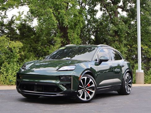 Certified 2024 Porsche Macan Turbo Electric AWD/4WD image 1