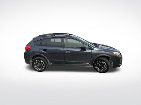 Used 2017 Subaru Crosstrek 2.0i Premium image 4