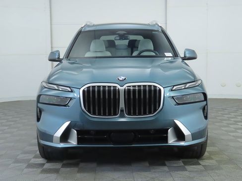 New 2026 BMW X7 xDrive40i w/ Premium Package image 2