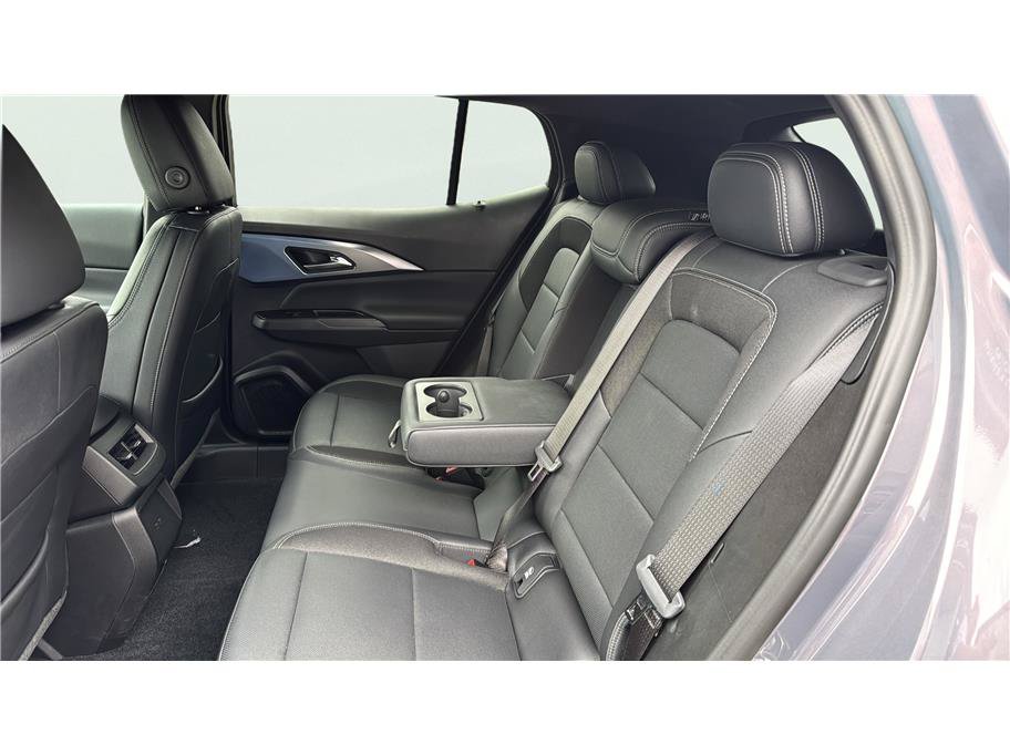 Used 2024 Chevrolet Equinox EV LT FWD image 12