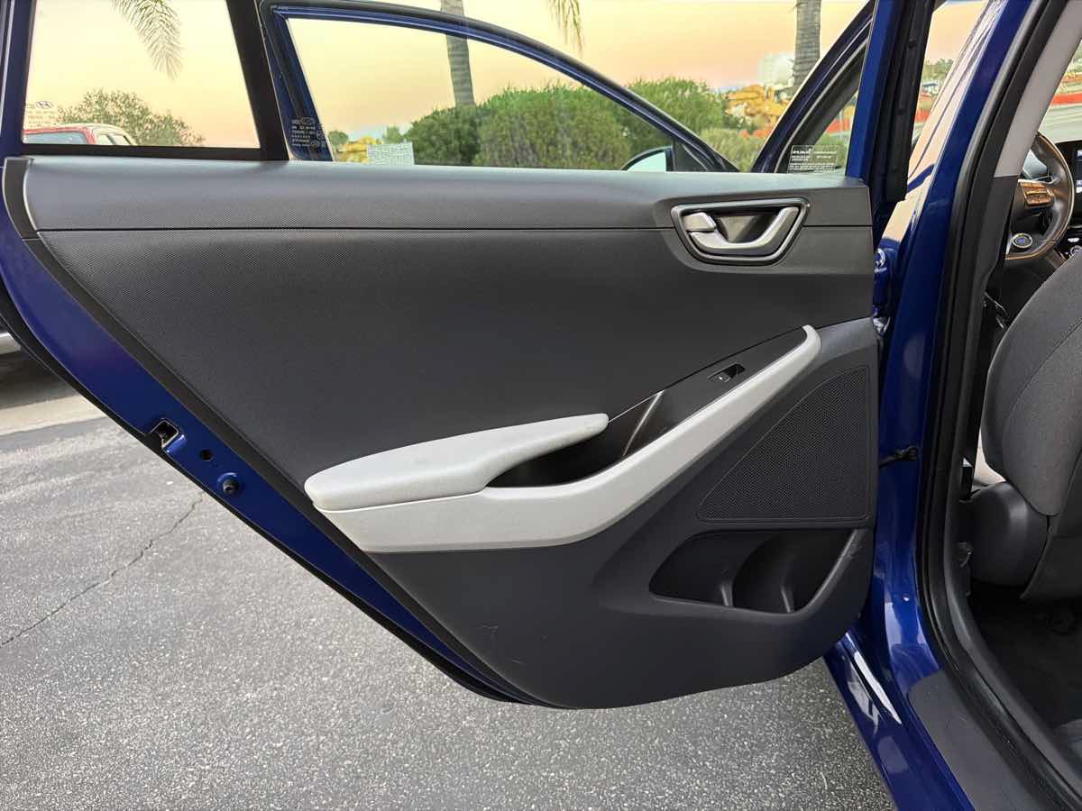 Used 2021 Hyundai Ioniq SE FWD image 24